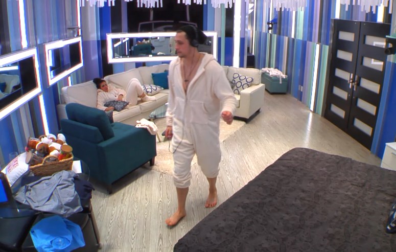 bbcan2-20140424-2212-jon-dancing