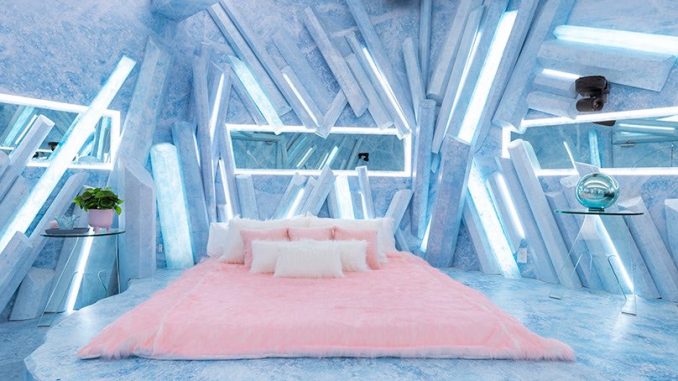 BBCAN8 House-HOH Room