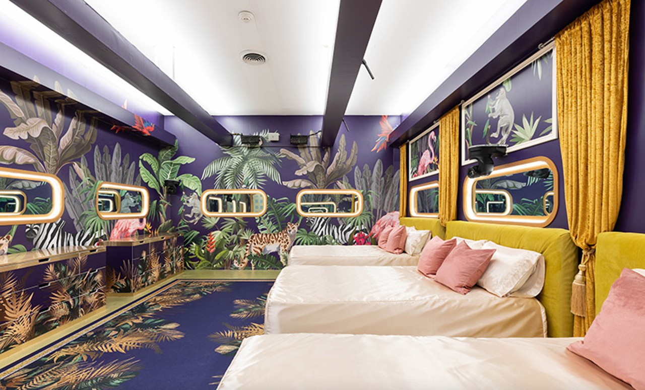 BBCAN11_HB_Flamingo-Bedroom_05-1