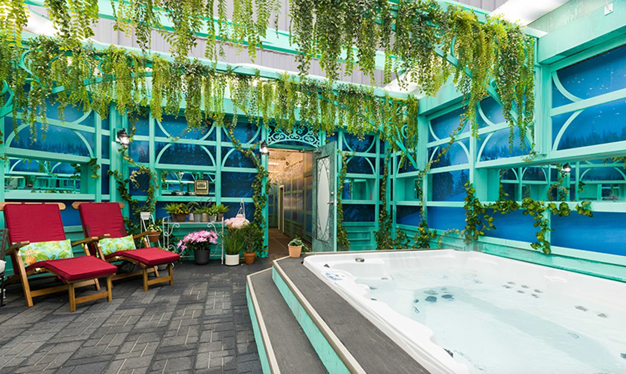 BBCAN11_HB_Hot-Tub-Area_09-1