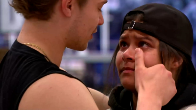 Big Brother Canada 12-Avery cries to Matt